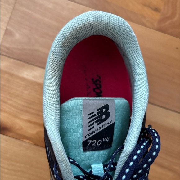 New Balance 720 Running Shoes - Picture 3 of 4